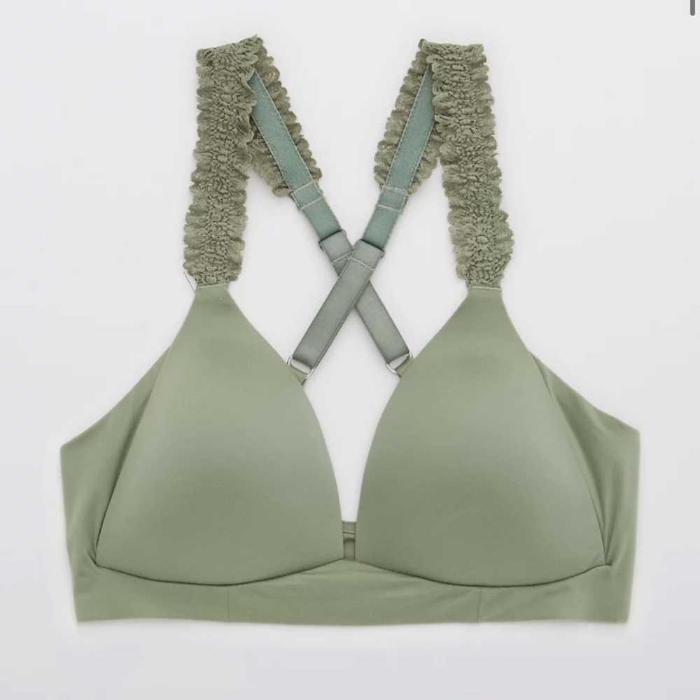 ☘️Sunnie wireless lightly lined blossom lace strap bra